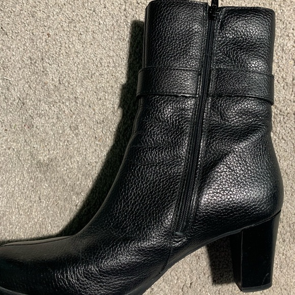 Black leather ankle boots. La Canadienne. 8.5. Good condition! - Picture 4 of 5
